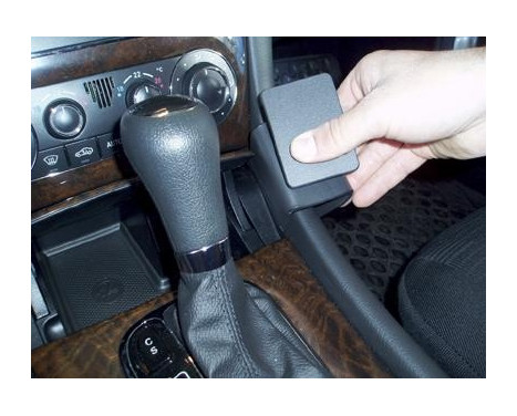 ProClip - Mercedes Benz C-klass 2000-2006 / CLC-klass 2009-2011 Vinklat fäste, låg, bild 4