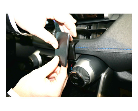 ProClip - Toyota RAV 4 2019 - Mittfäste, bild 3