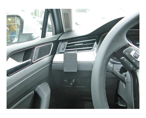 ProClip - Volkswagen Passat 2015- / Passat Alltrack 2015- / Arteon 2017- Vänsterfäste, bild 2