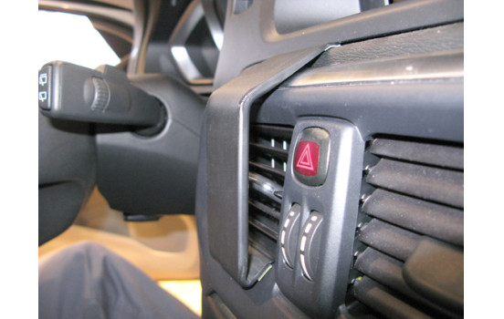 ProClip - Volvo V40 2013-2020 Mittfäste, bild 6
