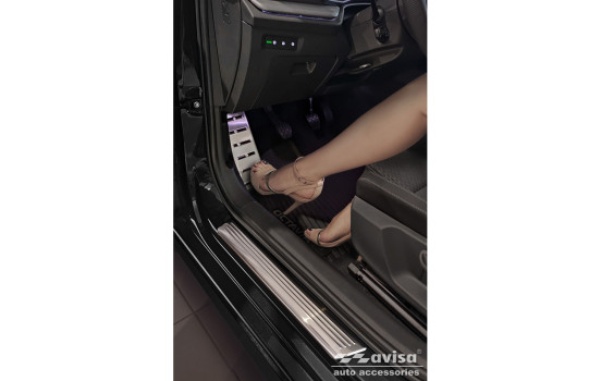Avisa Fotstöd i stål lämplig för Skoda Octavia (NX_) (Liftback & Combi) 2020-, bild 3