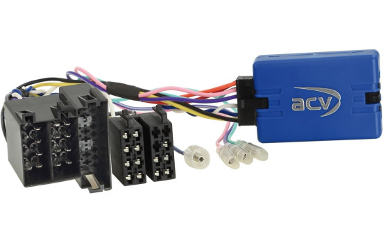 SWI Iveco Daily VI 2014-2018 with OEM navigation, amplifier and ISO plug, camera function remains