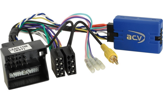 SWI Iveco Daily 2016-2018 with OEM navi and Quadlock plug