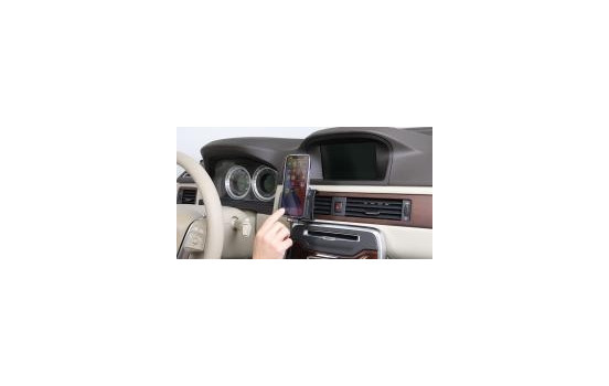 Apple iPhone 13 / 13 Pro, Active adjustable holder with 12V USB SIG plug 70-83mm, Image 2