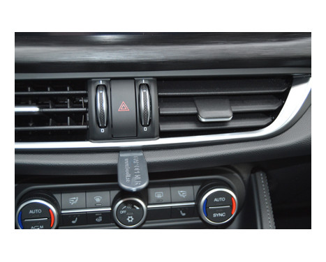 ProClip - Alfa Romeo Stelvio 2016 - Angled mount, Image 2
