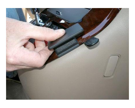 ProClip - Kia Carnival 2006-2011 Angled mount, Image 2