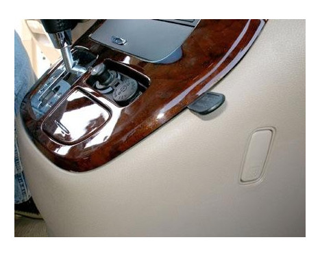 ProClip - Kia Carnival 2006-2011 Angled mount, Image 4