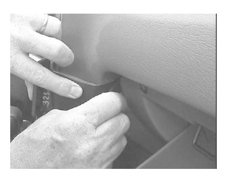 ProClip - Kia Shuma II 2001-2006 Angled mount, Image 2