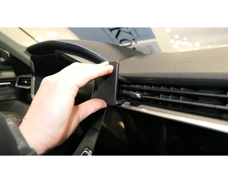 ProClip - Lynk & Co 01 2021-2024 (Center mount), Image 4