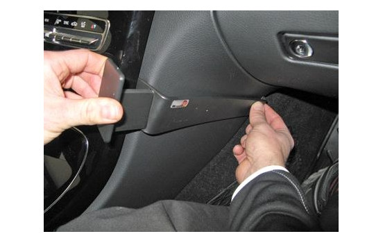 ProClip - Mercedes Benz C-Class (180-320) 2014-> Angled mount, Image 3