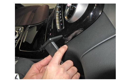 ProClip - Mercedes Benz C-Class (180-320) 2014-> Angled mount, Image 4
