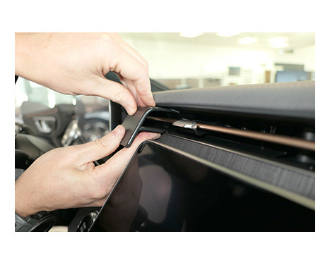 ProClip - Mercedes Benz EQE 2022 - Angled Mount, Image 4