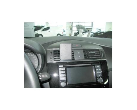 ProClip - Nissan Pulsar 2014-2020 Center mount