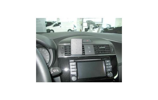 ProClip - Nissan Pulsar 2014-2020 Center mount