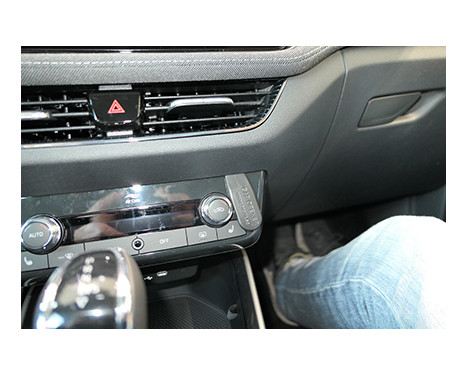 ProClip - Skoda Fabia 2022 - Center mount, Image 2
