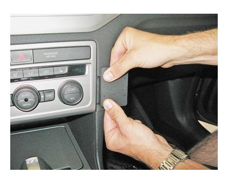 ProClip - Volkswagen Golf Sportsvan 2015 - Angled mount, Image 3