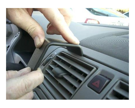 ProClip - Volvo C30/ C70/ S40/ V50 Center mount, Image 4