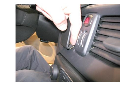ProClip - Volvo V40 2013-2020 Center mount, Image 3