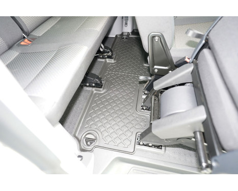 Rubber mat 3rd row suitable for Volkswagen Transporter T5 / T6 / T6.1 2003+, Image 2