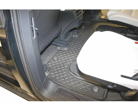 Rubber mat suitable for 2nd row Tesla Model, Image 2