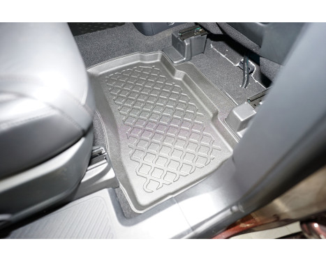 Rubber mats suitable for Ford Explorer VI Plug-in-Hybrid 2020+, Image 7