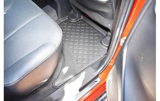Rubber mats suitable for Mitsubishi L200 IV Double Cab 2015-2022 (incl. Facelift), Image 7