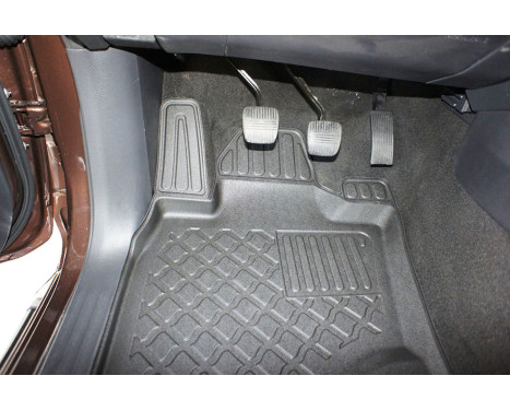 Rubber mats suitable for Nissan Navara Double Cab / Renault Alaskan Double Cab 2016-2022, Image 4