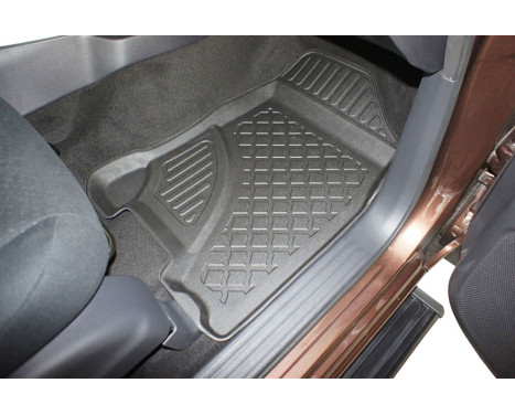 Rubber mats suitable for Nissan Navara Double Cab / Renault Alaskan Double Cab 2016-2022, Image 5
