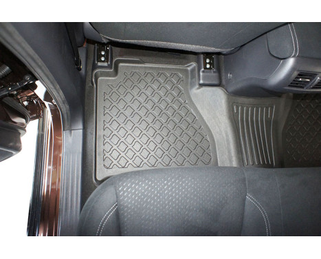 Rubber mats suitable for Nissan Navara Double Cab / Renault Alaskan Double Cab 2016-2022, Image 9