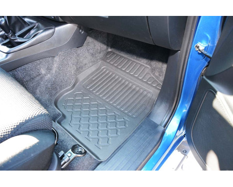 Rubber mats suitable for Toyota Hilux Double Cab 2006-2016, Image 4