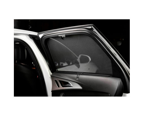 Set Car Shades (rear doors) suitable for Volkswagen Amarok 4 doors 2024- (2-piece), Image 2