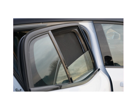 Set Car Shades (rear doors) suitable for Volvo EX30 2023- (2-piece), Image 6