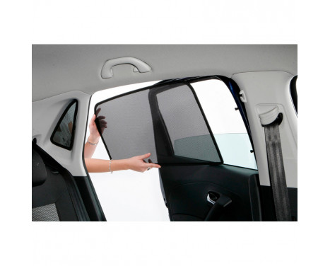 Sonniboy privacy shades suitable for VW Touran 2015- Complete