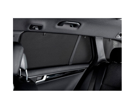 Sun blinds (rear doors) suitable for Land Rover Discovery Sport 5 door Facelift 2019- (2-d