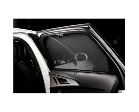 Sun blinds (rear doors) suitable for Nissan Navara (double cab) 2013- (2-piece), Image 2