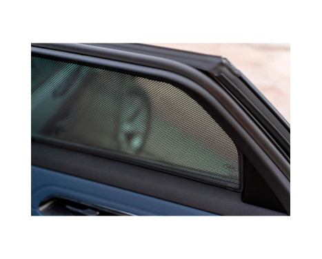 Sun blinds (rear doors) suitable for Range Rover Evoque 5 doors 2019- (2-piece), Image 7