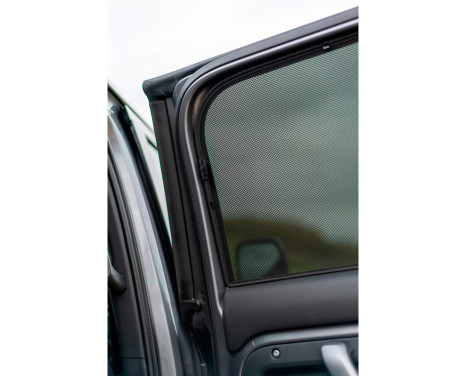 Privacy Shades (rear doors) suitable for Land Rover Defender D110 5-doors 2020- (4 pieces), Image 6