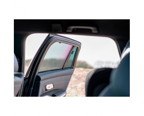 Sunshades (rear doors) suitable for BMW 3-Series G21 Touring 2019- (4-piece), Image 9