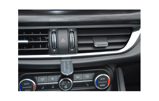 ProClip - Alfa Romeo Stelvio 2016 - Angled mount, Image 2