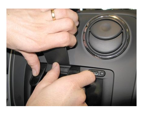 ProClip - Dacia Logan/ Sandero 2013-> Center mount, Image 6