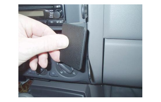 ProClip - Isuzu D-Max 2004-2007 Angled mount, Image 2