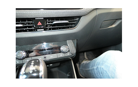 ProClip - Skoda Fabia 2022 - Center mount, Image 2