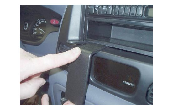 ProClip - Toyota Town Ace 2003-2005 Center mount, Image 3