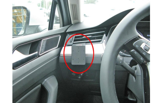 ProClip - Volkswagen Passat 2015- / Passat Alltrack 2015- / Arteon 2017- Left mount