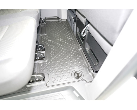 Rubber mat 2nd row suitable for Volkswagen Transporter T5 / T6 / T6.1 2003+, Image 2