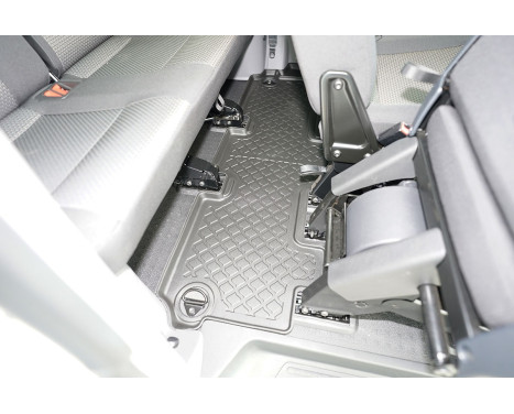 Rubber mat 3rd row suitable for Volkswagen Transporter T5 / T6 / T6.1 2003+, Image 2
