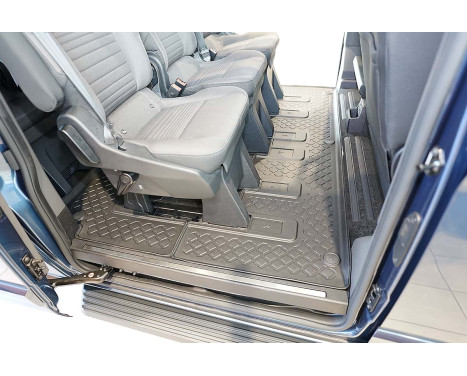 Rubber mat suitable for Ford Tourneo Custom 2nd row L1/L2 2013+ (incl. Facelift), Image 3