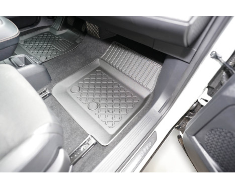 Rubber mats suitable for Nissan Ariya (electric) 2022+, Image 3