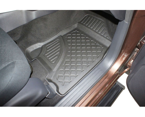 Rubber mats suitable for Nissan Navara Double Cab / Renault Alaskan Double Cab 2016+, Image 5