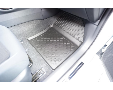 Rubber mats suitable for Toyota Prius V Plug-in Hybrid 2023-, Image 4